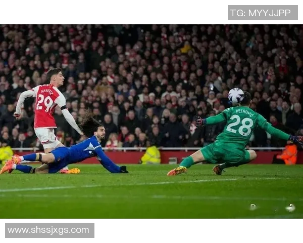 中超激战曼联与阿森纳战成平局绝杀瞬间引发全场狂欢与转会传闻