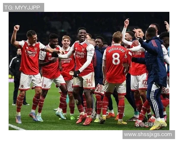 世界杯激战阿森纳与曼联握手言和争议判罚引发全场热议