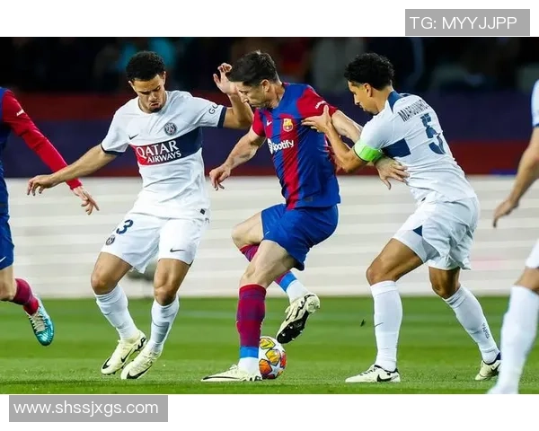 足总杯激战莱比锡狂胜巴黎圣日耳曼神扑引发争议判罚全场沸腾