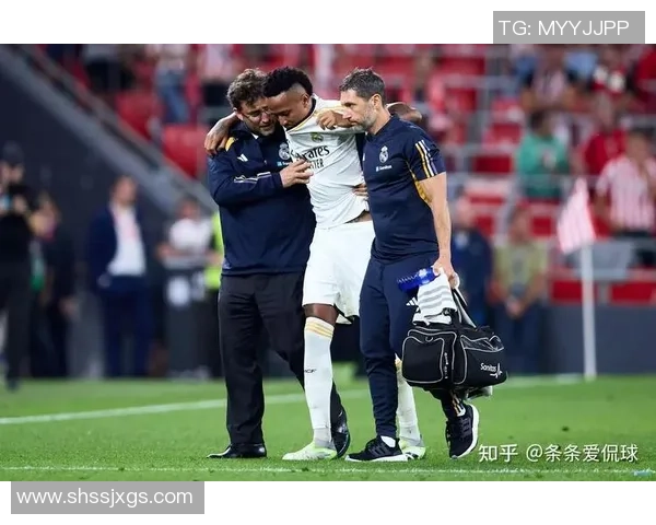 德甲焦点战曼联与皇马激战成平局乌龙球引发全场热议